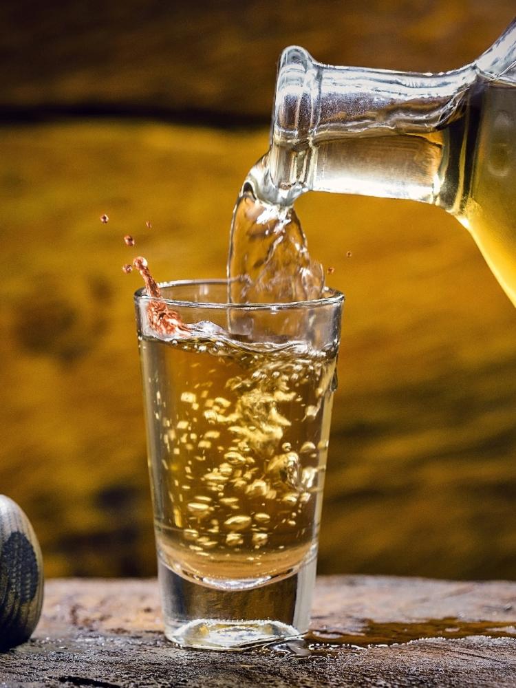 Cachaça do Colega - CX c/ 6 garrafas de 700 ML cada - CNC01